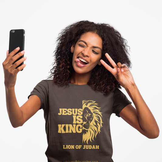 Jesus Is King – Lion of Judah Christian T-Shirt | Bold Faith Statement